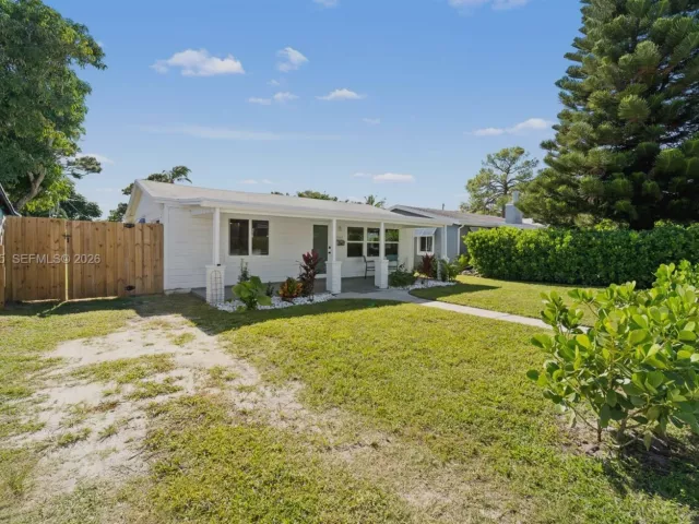 2-bedroom home for sale in Wilton Manors - 1464 NE 24th St - MondialRealty