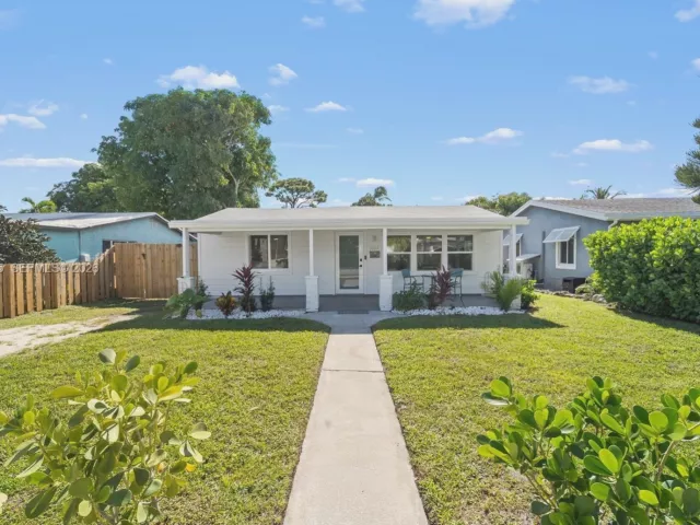 2-bedroom home for sale in Wilton Manors - 1464 NE 24th St - MondialRealty