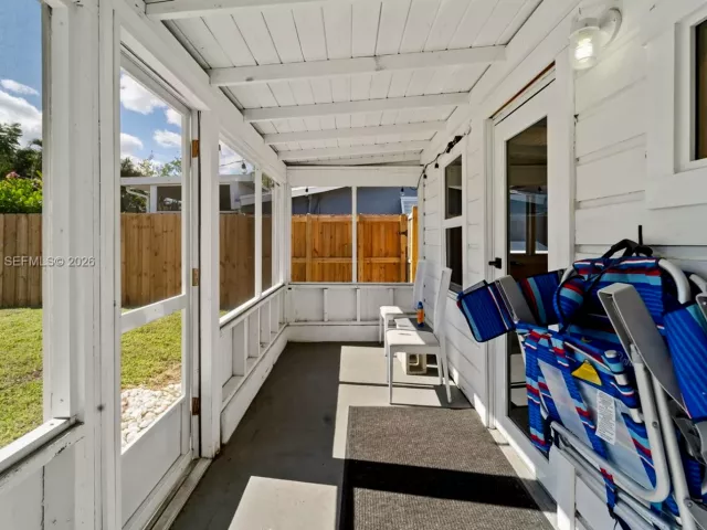 2-bedroom home for sale in Wilton Manors - 1464 NE 24th St - MondialRealty