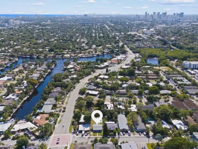 2-bedroom home for sale in Wilton Manors - 1464 NE 24th St - MondialRealty