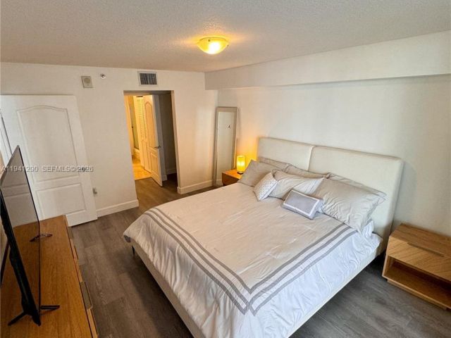 Apartment for rent  Unit #1708 - photo 7433306