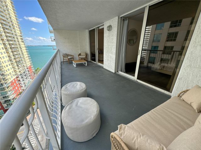 Apartment for rent  Unit #1708 - photo 7433312