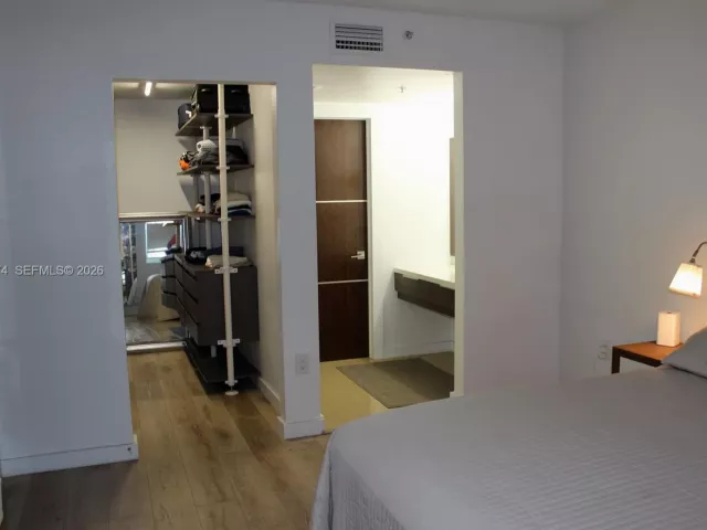 2-bedroom condo for rent in Miami Beach - 650 West Ave 810 - MondialRealty