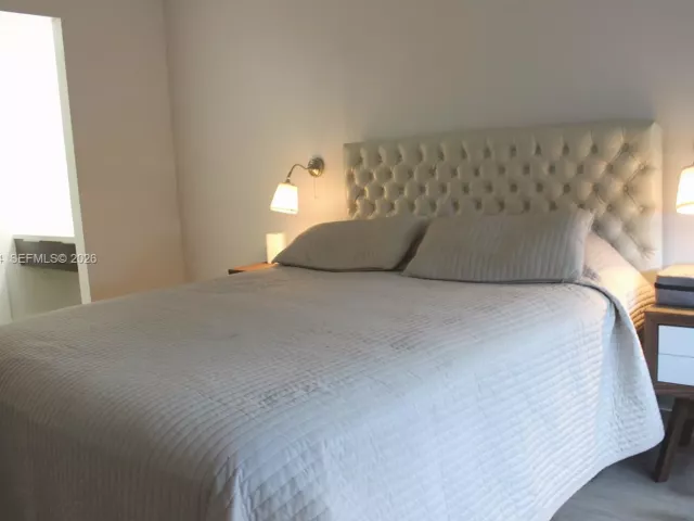 2-bedroom condo for rent in Miami Beach - 650 West Ave 810 - MondialRealty