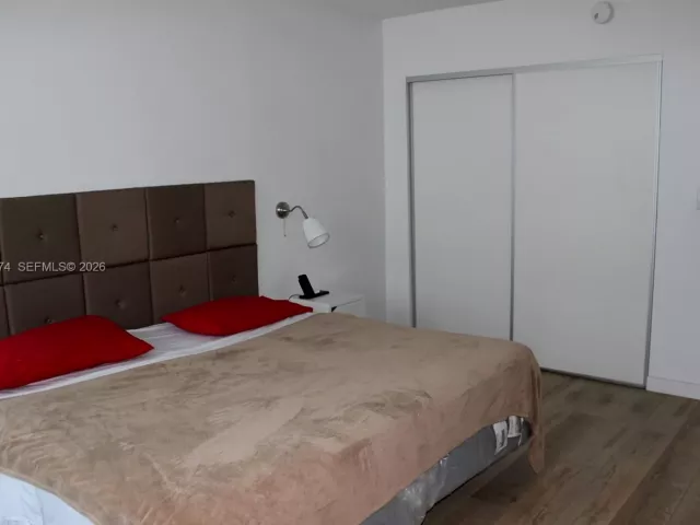 2-bedroom condo for rent in Miami Beach - 650 West Ave 810 - MondialRealty