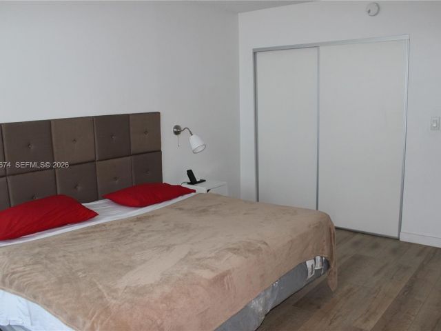 Apartment for rent  Unit #810 - photo 7019342