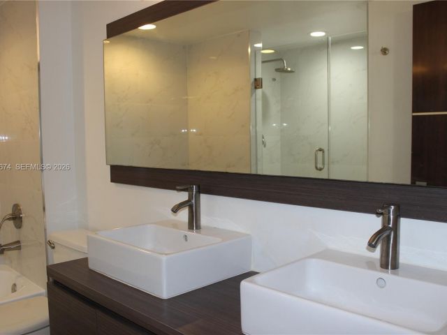 Apartment for rent  Unit #810 - photo 7019343