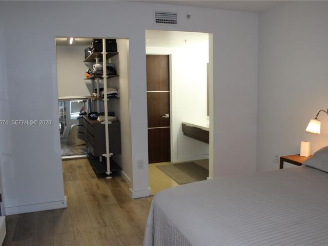 Apartment for rent  Unit #810 - photo 7019345