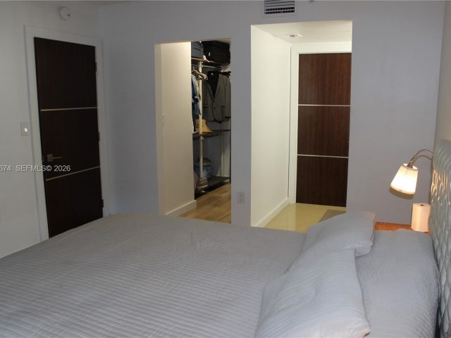 Apartment for rent  Unit #810 - photo 7019346