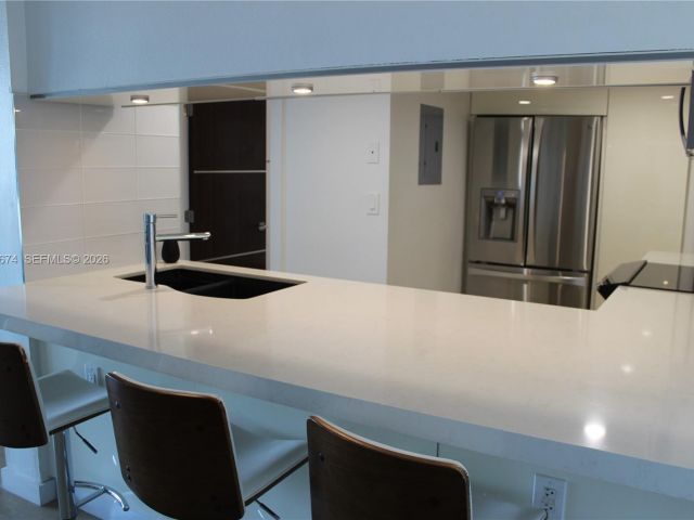 Apartment for rent  Unit #810 - photo 7019348