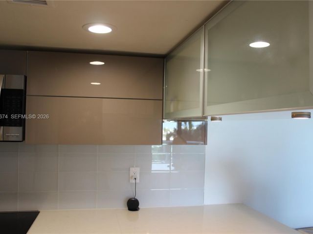 Apartment for rent  Unit #810 - photo 7019350