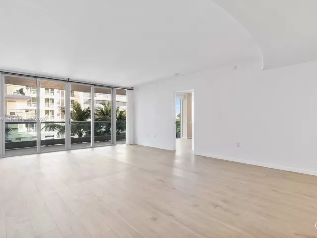 2-bedroom condo for sale in Surfside - 9401 Collins Ave 505 - MondialRealty