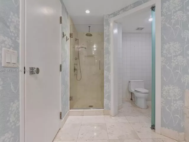 2-bedroom condo for sale in Surfside - 9401 Collins Ave 505 - MondialRealty