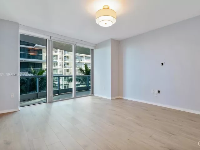 2-bedroom condo for sale in Surfside - 9401 Collins Ave 505 - MondialRealty