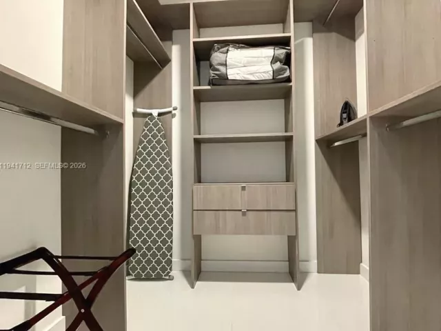 2-bedroom condo for sale in Miami - 851 NE 1st Ave 3606 - MondialRealty