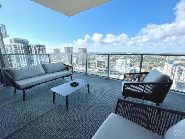2-bedroom condo for sale in Miami - 851 NE 1st Ave 3606 - MondialRealty