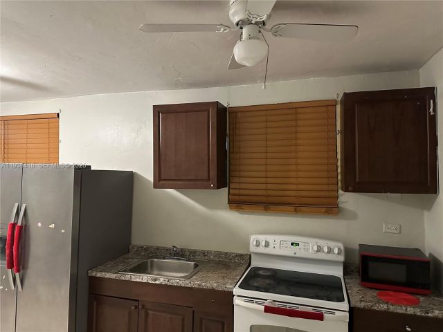 3-bedroom home for rent in Miami - 465 NE 157th Ter 2 - MondialRealty
