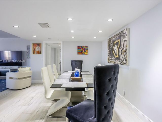 Apartment for rent  Unit #PH3A - photo 7017769