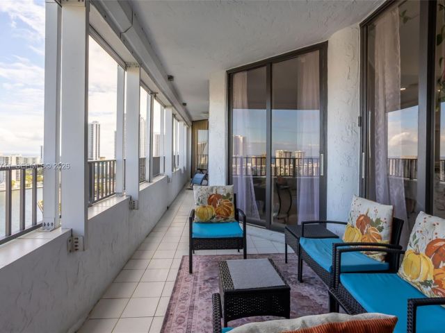 Apartment for rent  Unit #PH3A - photo 7017773