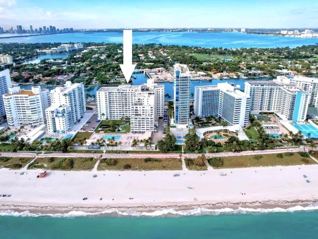 2-bedroom condo for sale in Miami Beach - 5005 Collins Ave 1224 - MondialRealty