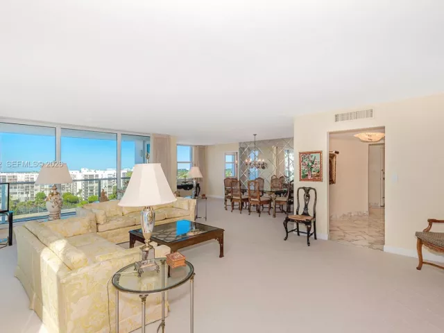 2-bedroom condo for sale in Hollywood - 2751 S Ocean Dr 1108N - MondialRealty