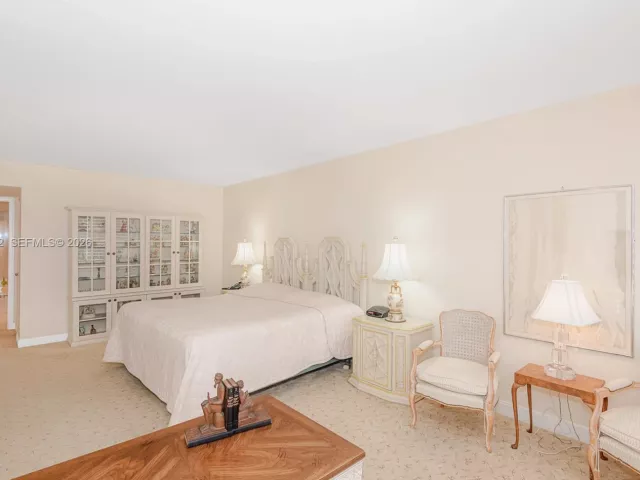 2-bedroom condo for sale in Hollywood - 2751 S Ocean Dr 1108N - MondialRealty