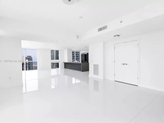 4-bedroom condo for sale in Miami - 1080 Brickell Ave 3900-3901 - MondialRealty