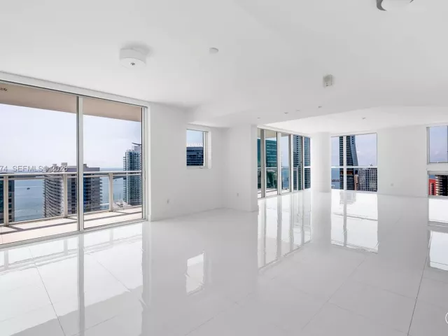 4-bedroom condo for sale in Miami - 1080 Brickell Ave 3900-3901 - MondialRealty