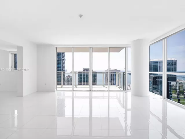 4-bedroom condo for sale in Miami - 1080 Brickell Ave 3900-3901 - MondialRealty