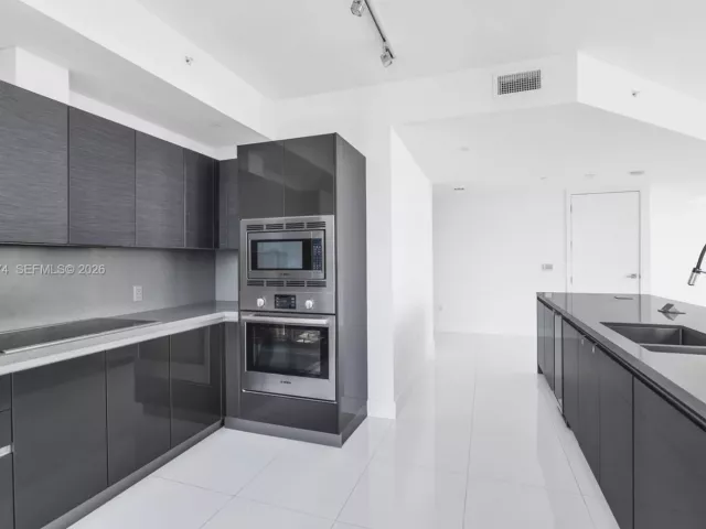 4-bedroom condo for sale in Miami - 1080 Brickell Ave 3900-3901 - MondialRealty
