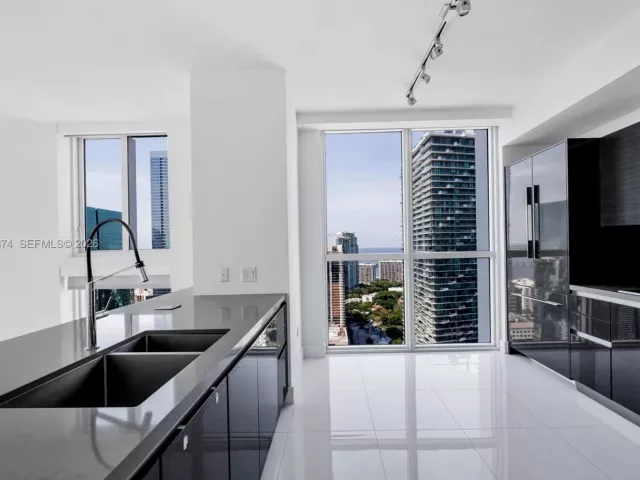 4-bedroom condo for sale in Miami - 1080 Brickell Ave 3900-3901 - MondialRealty