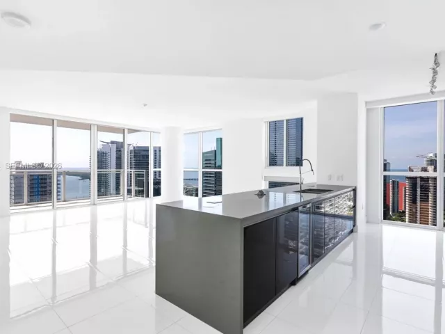 4-bedroom condo for sale in Miami - 1080 Brickell Ave 3900-3901 - MondialRealty