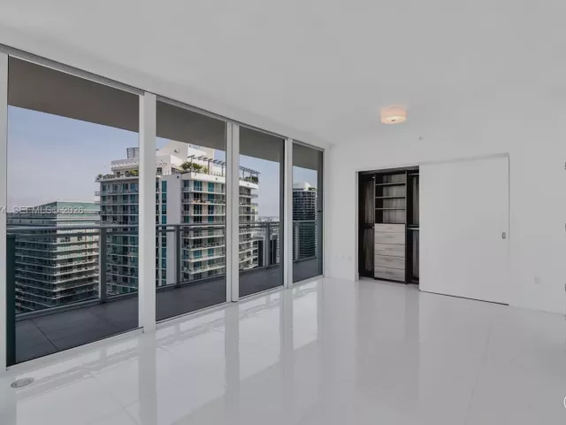 4-bedroom condo for sale in Miami - 1080 Brickell Ave 3900-3901 - MondialRealty