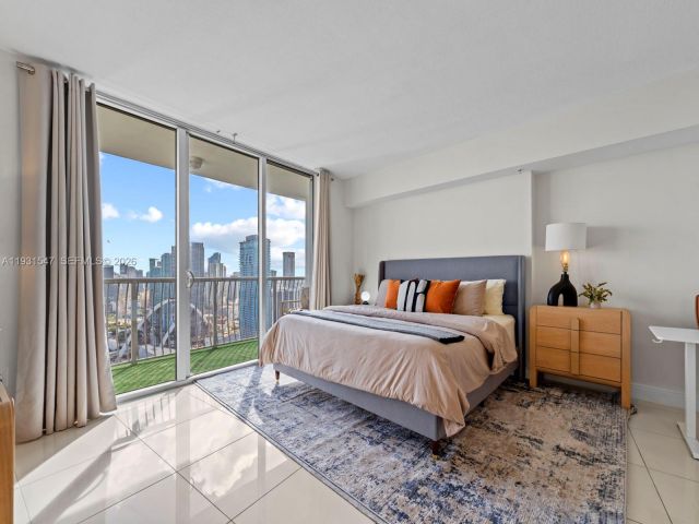 condo for sale in Miami - 1750 N Bayshore Dr 5208 - MondialRealty