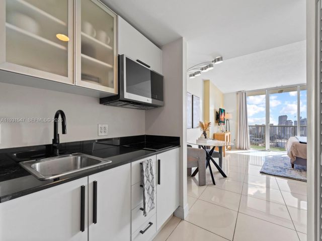 condo for sale in Miami - 1750 N Bayshore Dr 5208 - MondialRealty
