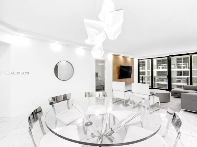 2-bedroom condo for sale in Surfside - 9455 Collins Ave 806 - MondialRealty