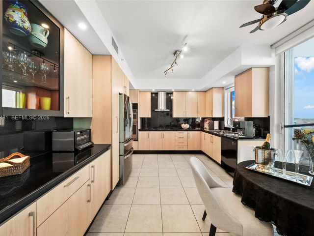 Apartment for sale  Unit #804 - photo 7191754