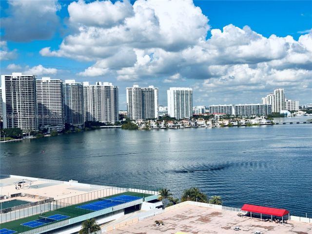 condo for sale in Sunny Isles Beach - 250 174th St 1510 - MondialRealty