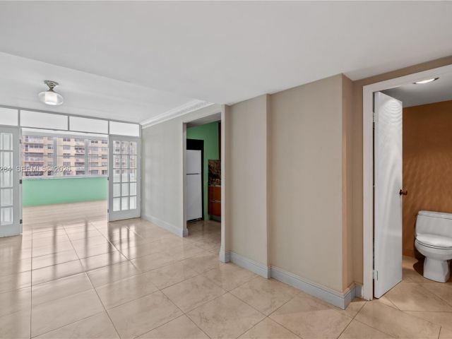 condo for sale in Sunny Isles Beach - 250 174th St 1510 - MondialRealty