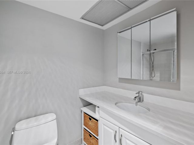 condo for sale in Sunny Isles Beach - 250 174th St 1510 - MondialRealty