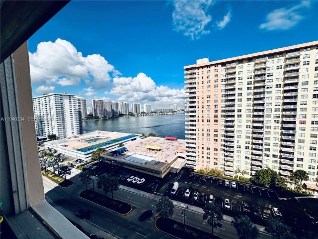 condo for sale in Sunny Isles Beach - 250 174th St 1510 - MondialRealty