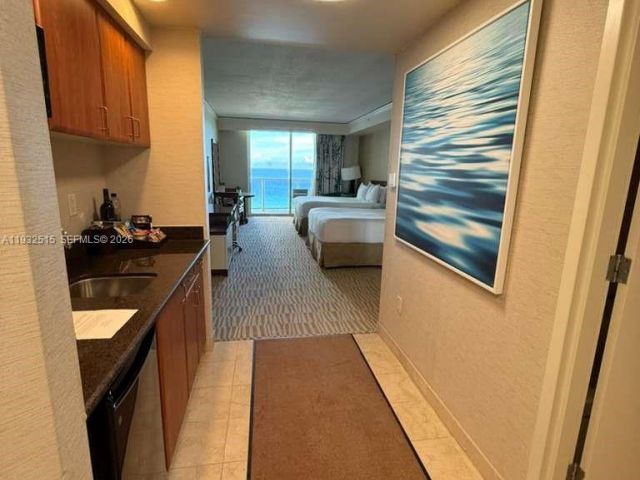 Apartment for sale  Unit #1006 - photo 7445054