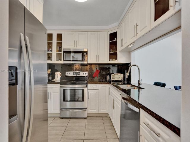 Apartment for sale  Unit #520 - photo 7447340