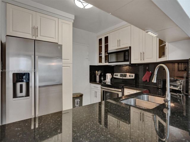 Apartment for sale  Unit #520 - photo 7447341