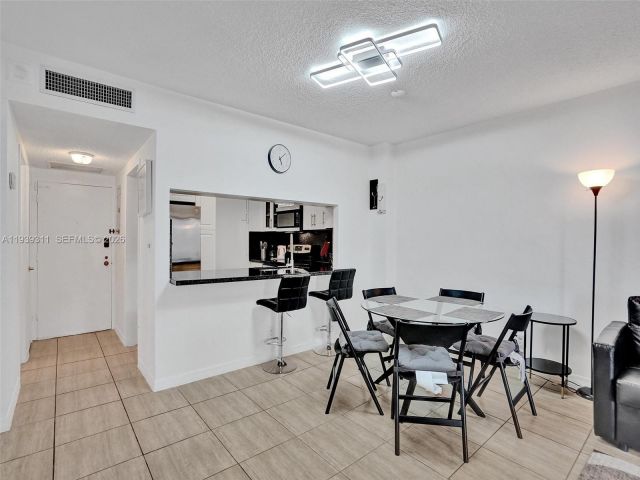 Apartment for sale  Unit #520 - photo 7447343