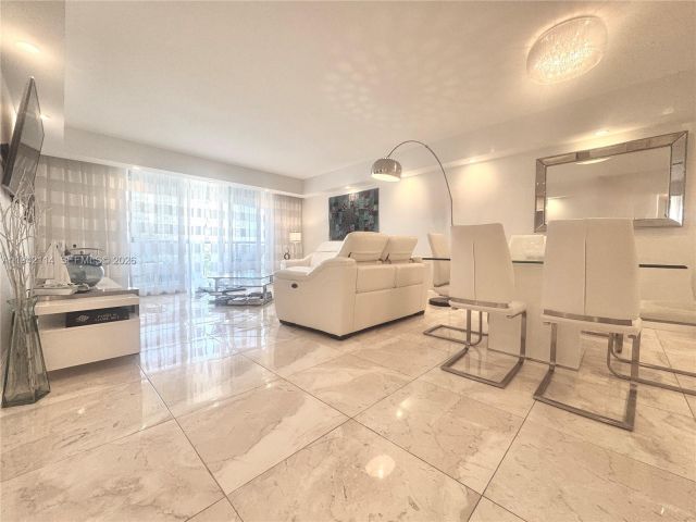 2-bedroom condo for rent in Hollywood - 3800 S Ocean Dr 519 - MondialRealty