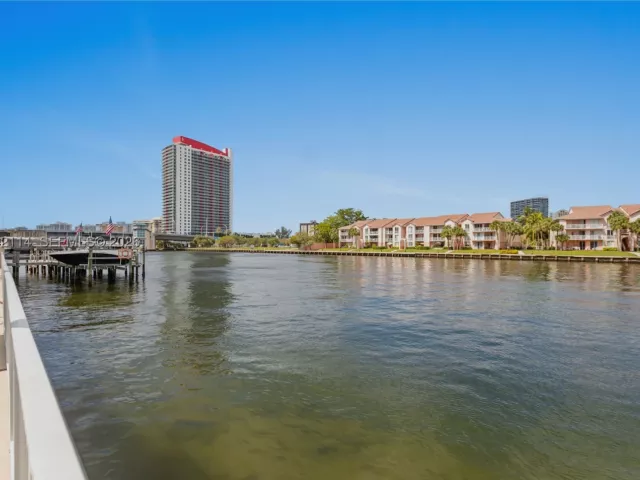 2-bedroom condo for rent in Hollywood - 3800 S Ocean Dr 519 - MondialRealty