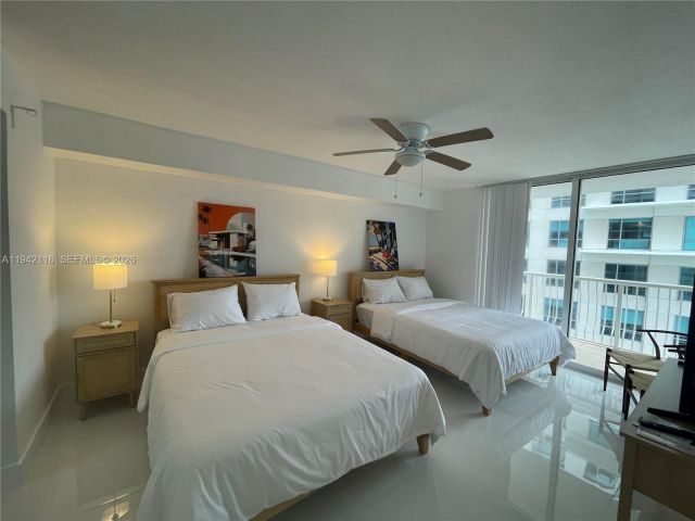 1-bedroom condo for rent in Miami - 1200 BRICKELL BAY DR 3104 - MondialRealty
