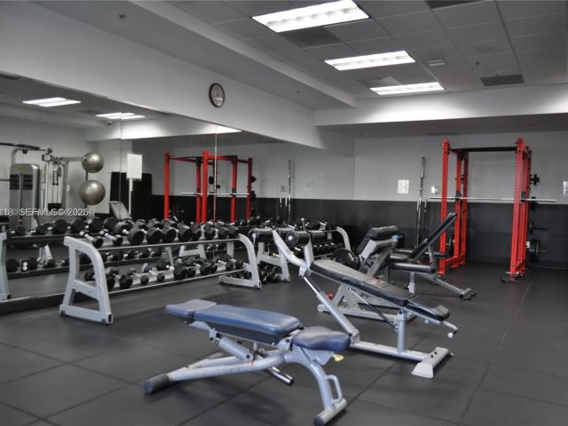 1-bedroom condo for rent in Miami - 1200 BRICKELL BAY DR 3104 - MondialRealty