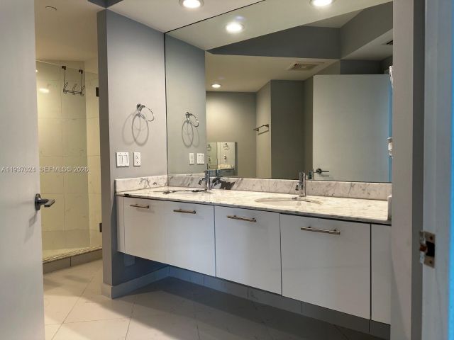 Apartment for sale  Unit #3307 - photo 7023436